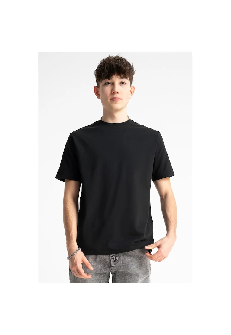 Tricou uni cu decolteu la baza gatului