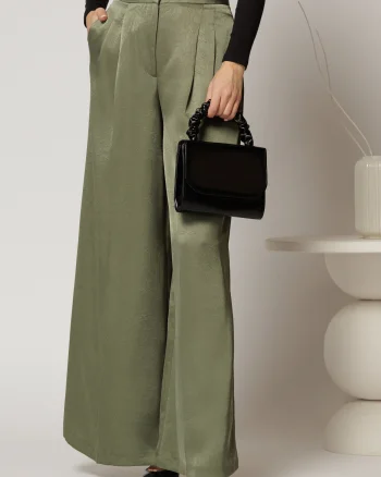 Pantaloni dama kaki din satin cu croi larg