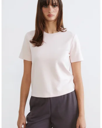 Tricou cu decolteu la baza gatului si broderie discreta, Roz pastel