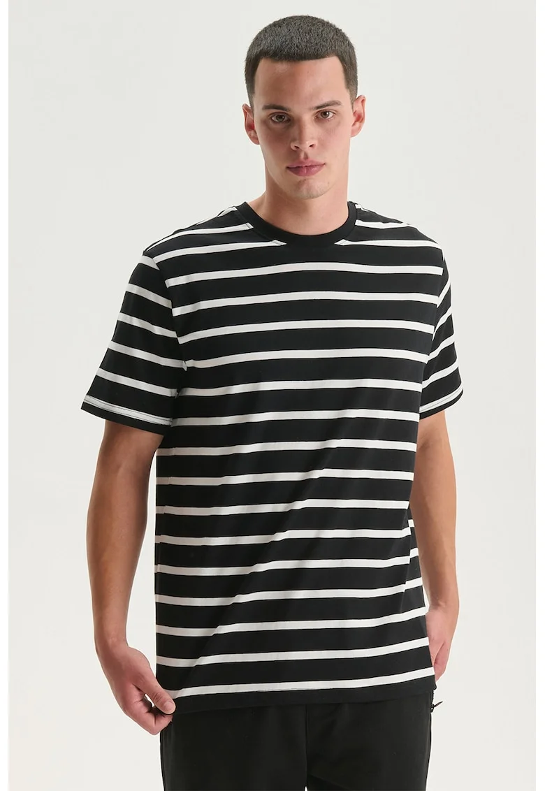Tricou cu decolteu la baza gatului si model in dungi, Alb/Negru
