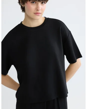 Tricou cu decolteu la baza gatului si maneci cazute, Negru