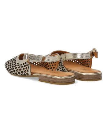 Pantofi din piele cu perforatii,