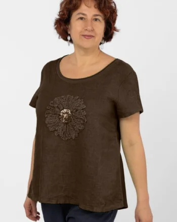 Bluza din in maron, cu floare si paiete fine pe piept