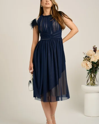 Rochie DY Fashion midi din tull bleumarin in clos cu pene la umeri