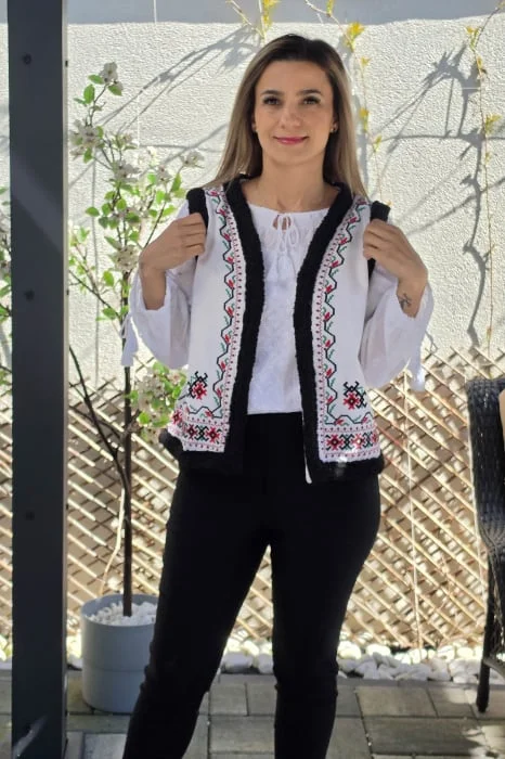 Vesta brodata traditional Dorina 4