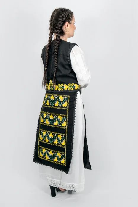 Fote brodate cu model traditional Flori 2