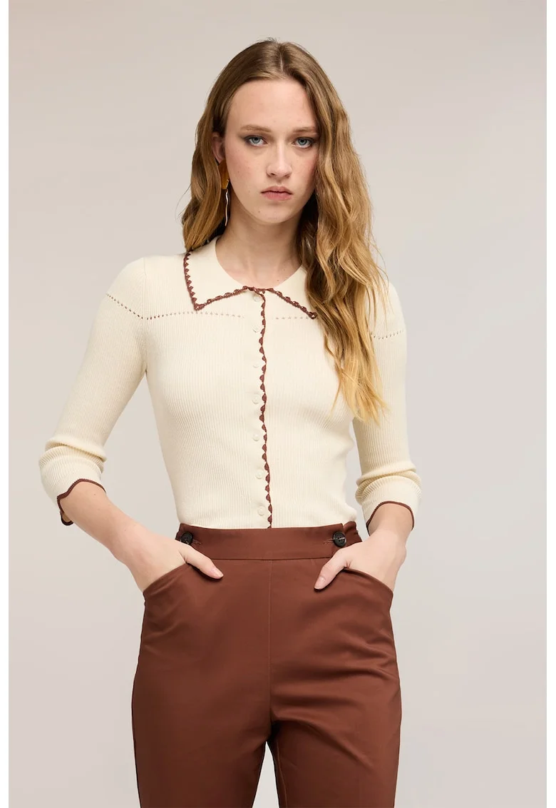 Cardigan tricotat cu guler polo, Maro scortisoara/Crem