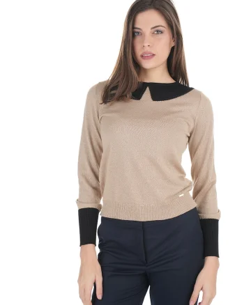 Pulover cu guler contrastant