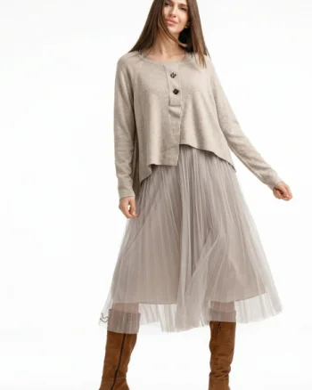 Rochie suprapusa din tulle  cu puloveras cu nasturi metalici bej
