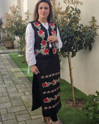 Costum Traditional Vesta si Fote Flori 4