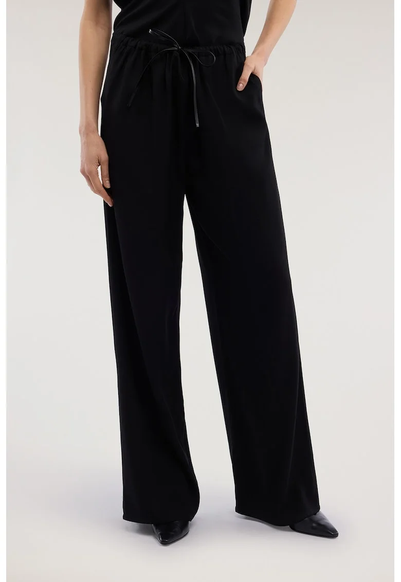 Pantaloni cu croiala ampla si buzunare laterale, Negru