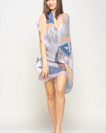 Rochie de plaja tip poncho cu model abstract in nuante de gri, albastru si bleu , vascoza