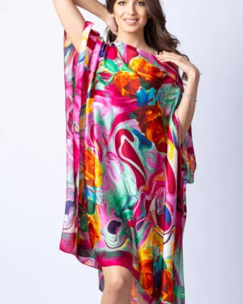 Rochie de plaja tip poncho din matase cu trandafiri orange pe fond fucsia