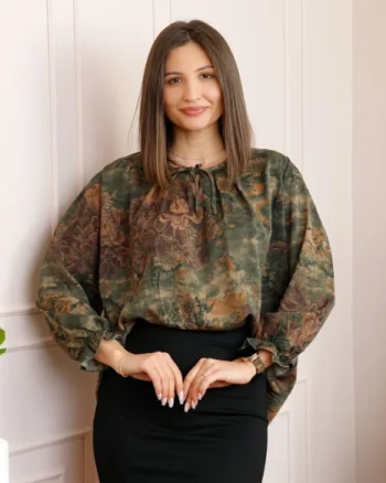 Bluza dama kaki cu imprimeu floral maro Quinn plus size