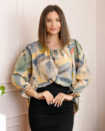 Bluza dama galben pastel cu imprimeu floral albastru Quinn plus size