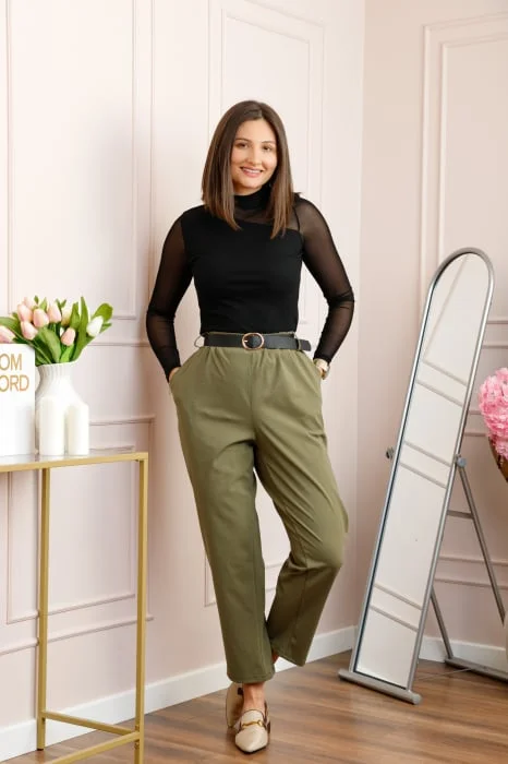 Pantaloni plus size kaki cu talie elastica si curea reglabila Lillian