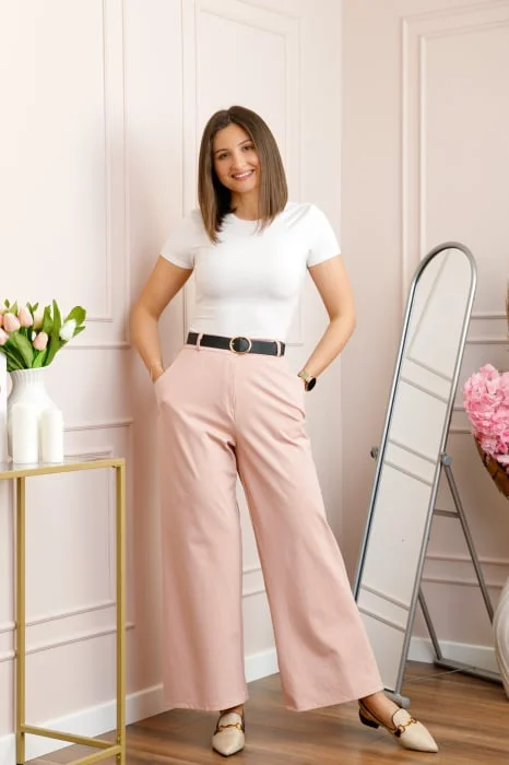 Pantaloni roz pastel evazati cu talie elastica la spate si curea reglabila Molly
