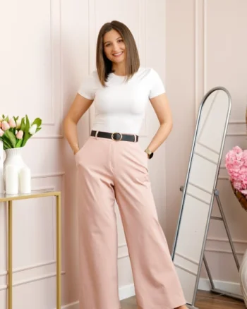 Pantaloni roz pastel evazati cu talie elastica la spate si curea reglabila Molly