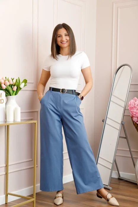 Pantaloni bleu evazati cu talie elastica la spate si curea reglabila Molly