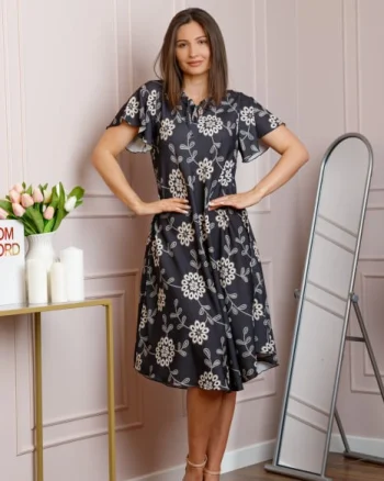 Rochie midi neagra cu imprimeu floral alb si snur la decolteu Shelby