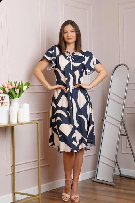 Rochie midi bleumarin cu imprimeu abstract ivoire si snur la decolteu Shelby