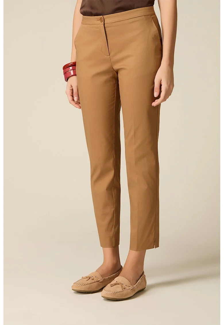Pantaloni crop din amestec de bumbac cu croiala conica, Maro scortisoara