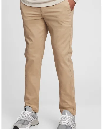 Pantaloni chino drepti, Maro camel
