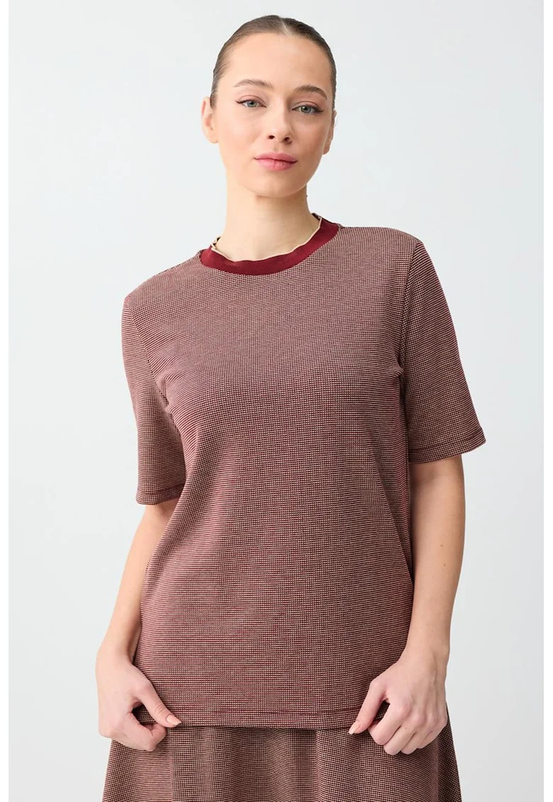 Tricou cu decolteu la baza gatului, Visiniu/Rosu stins