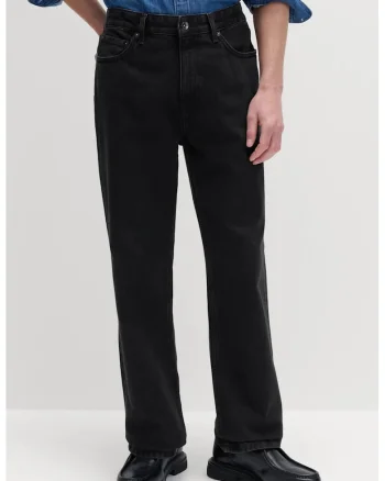 Blugi uni drepti, Negru