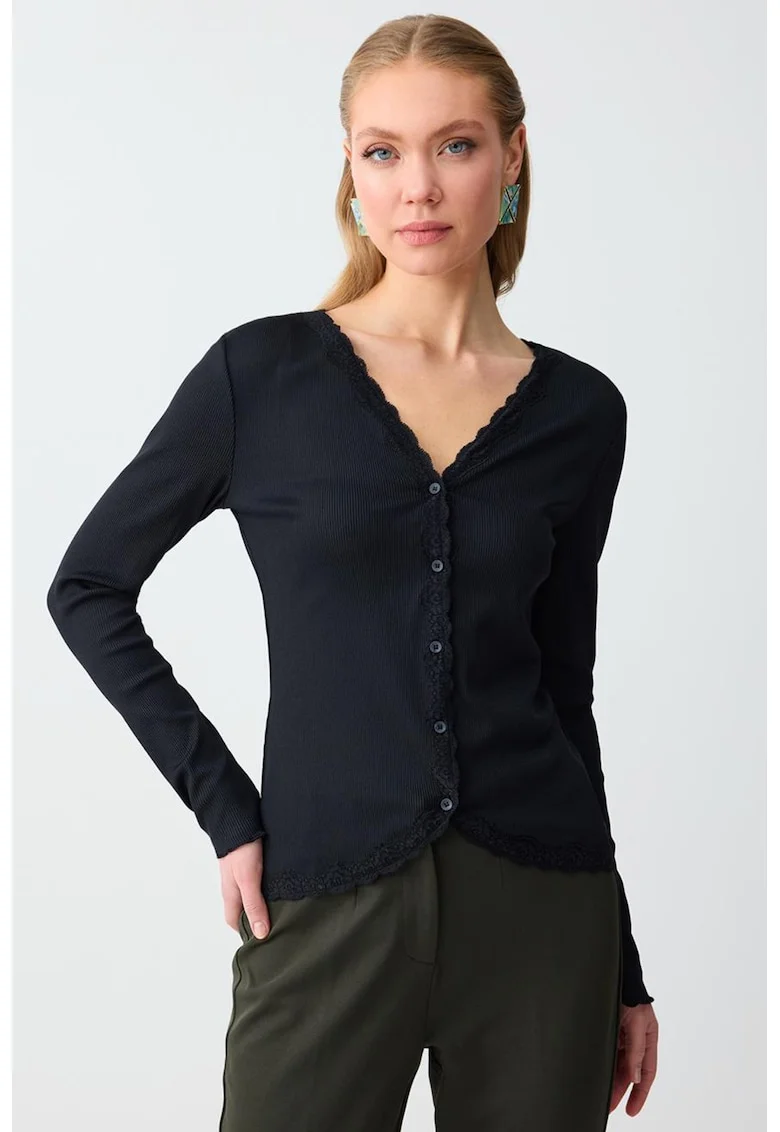 Cardigan tricotat fin cu terminatii valurite, Negru stins