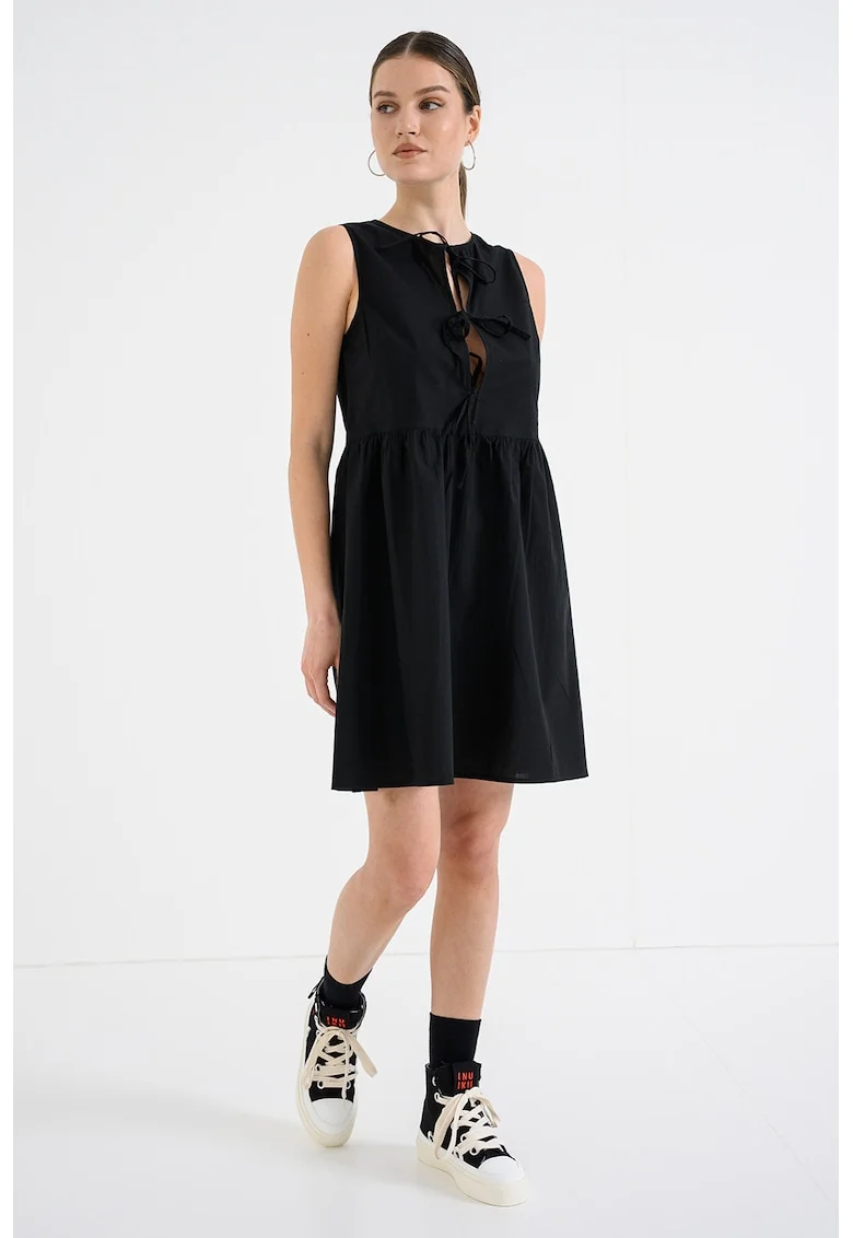 Rochie evazata din bumbac organic cu prindere cu snururi pe partea din fata, Negru