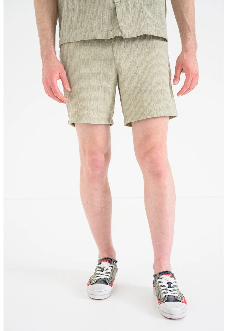 Pantaloni scurti cu talie ajustabila si model uni, Verde pal