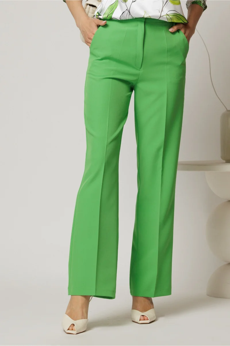 Pantaloni verzi cu croi drept si buzunare