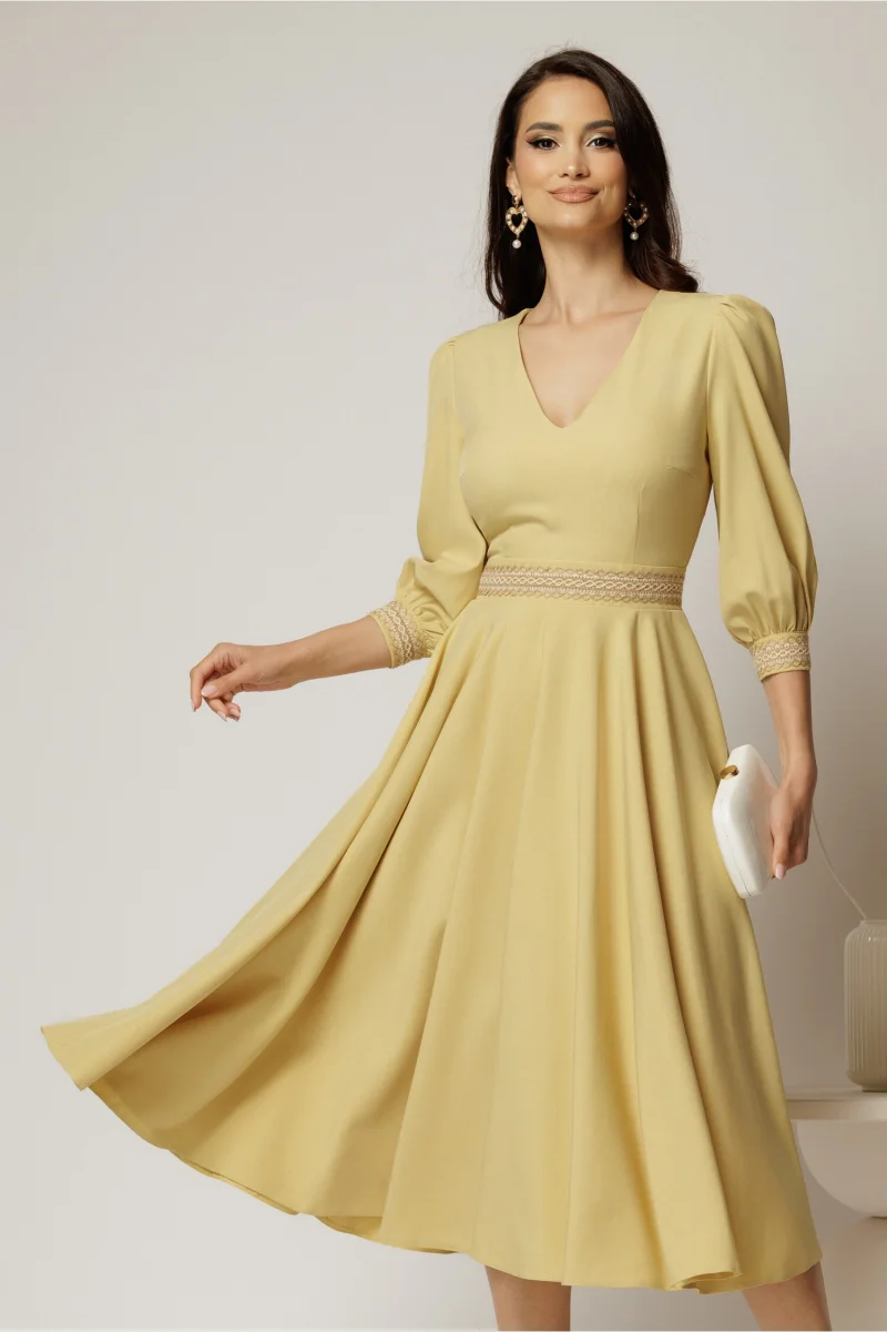 Rochie DY Fashion midi galbena cu banda decorativa pe talie si mansete