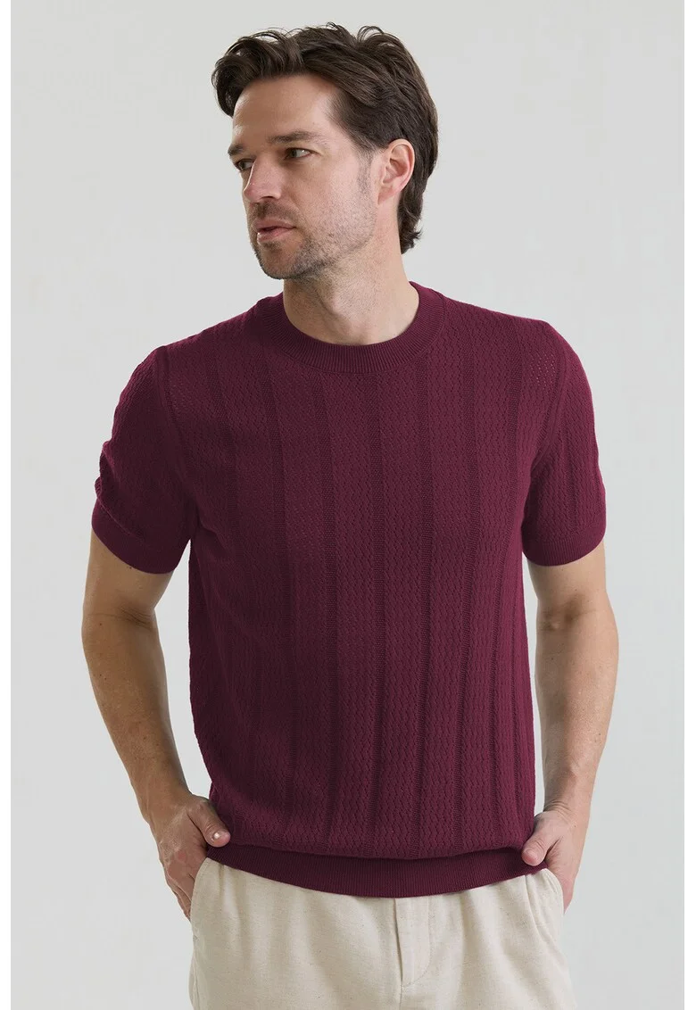 Tricou tricotat cu decolteu la baza gatului, Visiniu