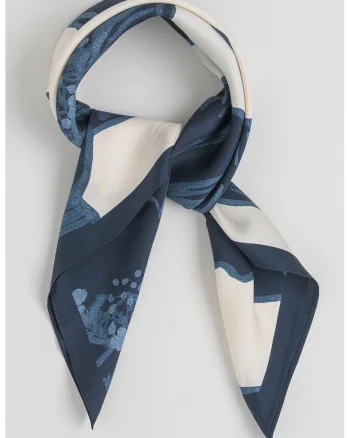 Esarfa patrata de matase si imprimeu, Alb/Bleumarin stins