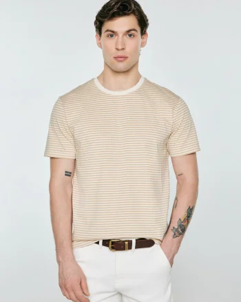 Tricou in dungi cu decolteu la baza gatului