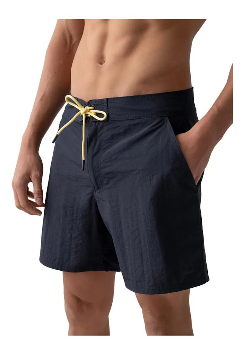 Costum de baie  negru, talie elastica, doua buzunare laterale, 100% poliester