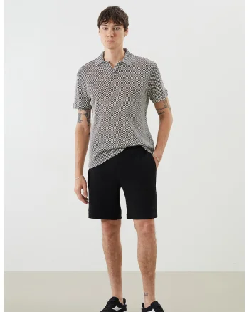 Pantaloni scurti cu snur de ajustare si model uni, Negru