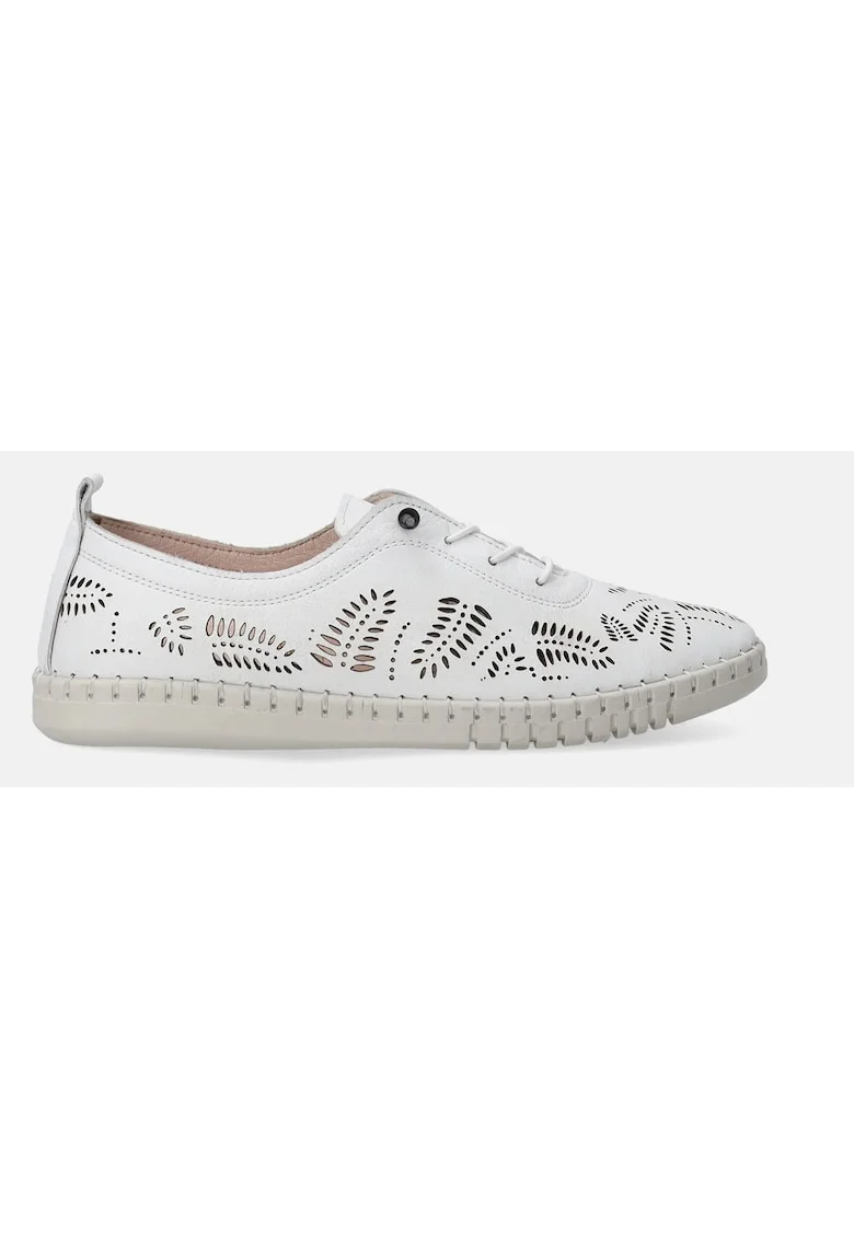 Pantofi de piele cu model ajurat in forma de frunza