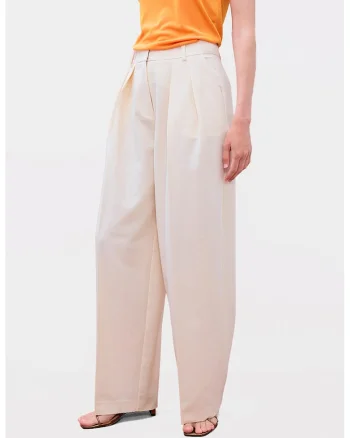 Pantaloni cu croiala ampla si pliuri, Alb fildes