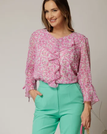 Bluza roz cu imprimeuri florale fucsia si volanas la decolteu