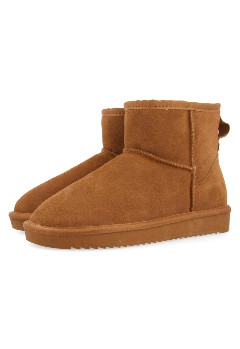 Ghete de piele intoarsa, fara inchidere Gilliam, Caramel