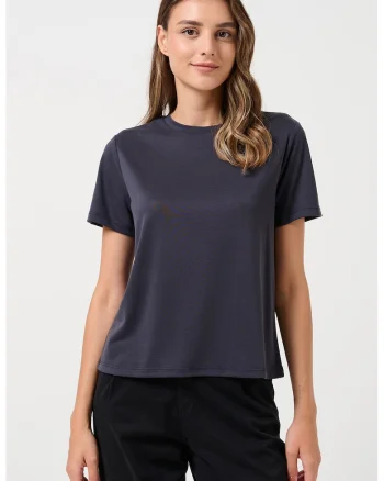 Tricou cu decolteu la baza gatului, din amestec de modal Stiziano, Negru stins