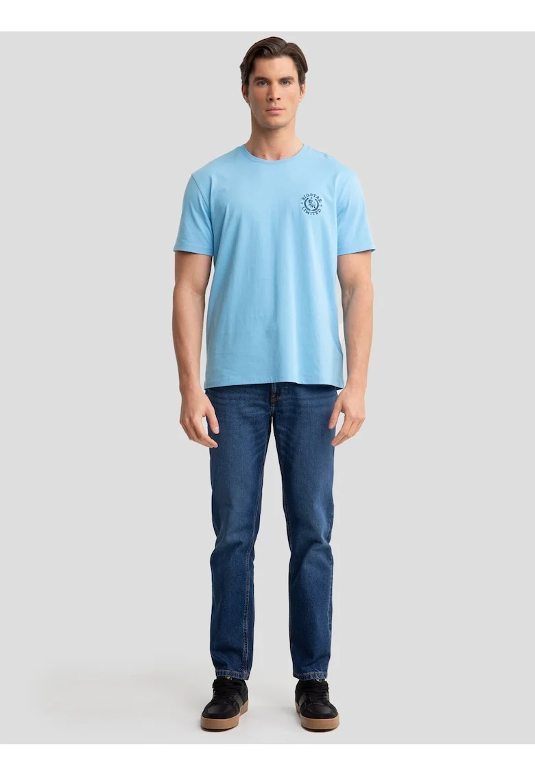 Tricou cu decolteu la baza gatului si detaliu logo