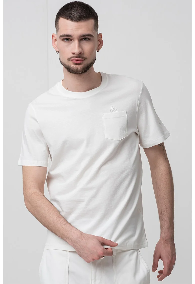 Tricou cu decolteu la baza gatului si buzunar pe piept, Alb