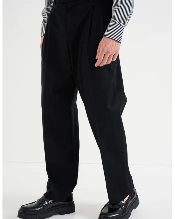 Pantaloni supradimensionati cu pensa, Negru