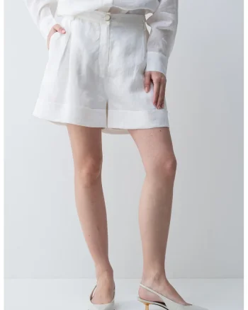 Pantalomni scurti cu croiala ampla si talie medie, Alb fildes/Bej deschis