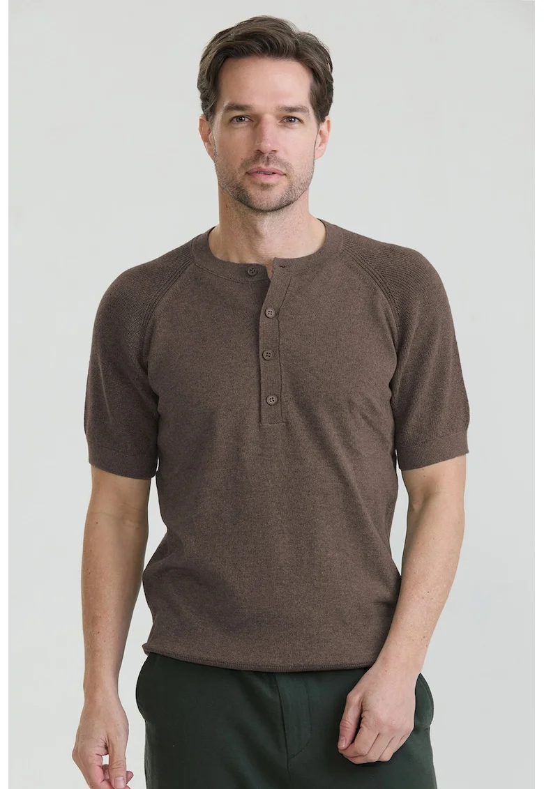 Tricou slim-fit cu guler henley, Maro pamantiu