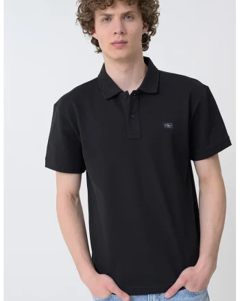 Tricou polo cu logo discret